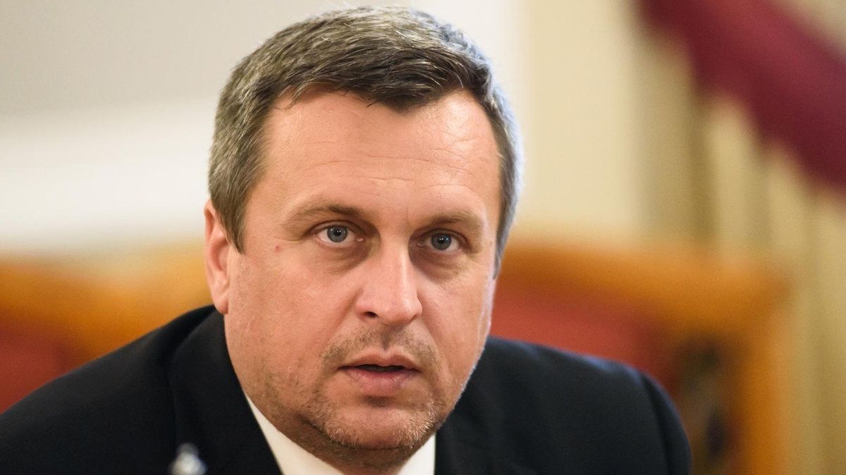 Předseda SNS Andrej Danko sbírá podpisy na svou prezidentskou kandidaturu